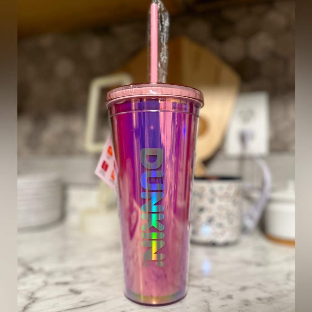 Dunkin Donuts 2024 Valentine’s Day Tumbler with heart shaped straw!!